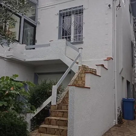 2 Et Salle De Bain Un Oasis De Bien Etre Piscine Et Jardin Direct Gare Aeroport Frühstückspension *