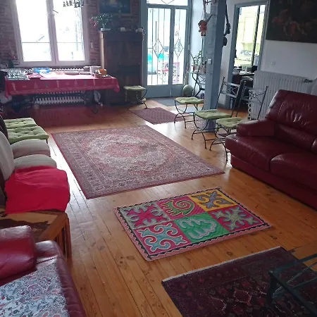 Frühstückspension 2 Et Salle De Bain Un Oasis De Bien Etre Piscine Et Jardin Direct Gare Aeroport *