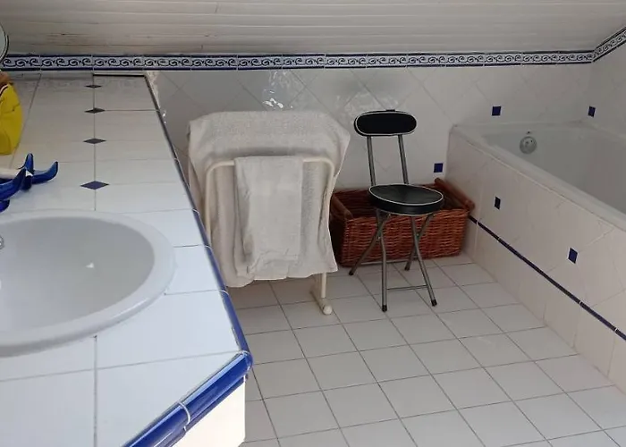 2 Et Salle De Bain Un Oasis De Bien Etre Piscine Et Jardin Direct Gare Aeroport ベッド・アンド・ブレックファスト