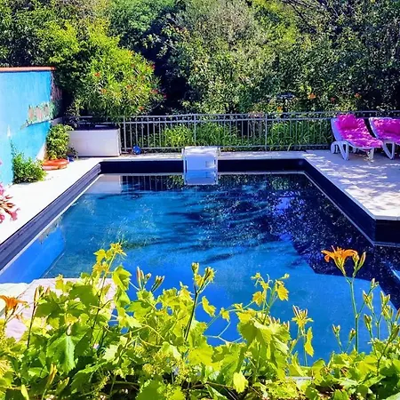 فندق مبيت وإفطار 2 Et Salle De Bain Un Oasis De Bien Etre Piscine Et Jardin Direct Gare Aeroport