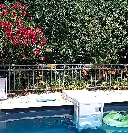 Nocleg ze śniadaniem 2 Et Salle De Bain Piscine Un Oasis De Bien Etre Jardin Direct Gare Aeroport *
