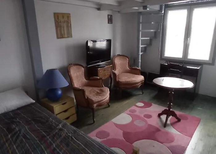 2 Et Salle De Bain Un Oasis De Bien Etre Piscine Et Jardin Direct Gare Aeroport *