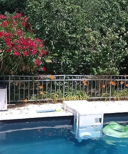 Bed & Breakfast 2 Et Salle De Bain Un Oasis De Bien Etre Piscine Et Jardin Direct Gare Aeroport