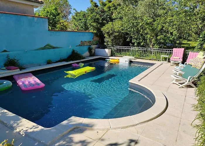 2 Et Salle De Bain Un Oasis De Bien Etre Piscine Et Jardin Direct Gare Aeroport *