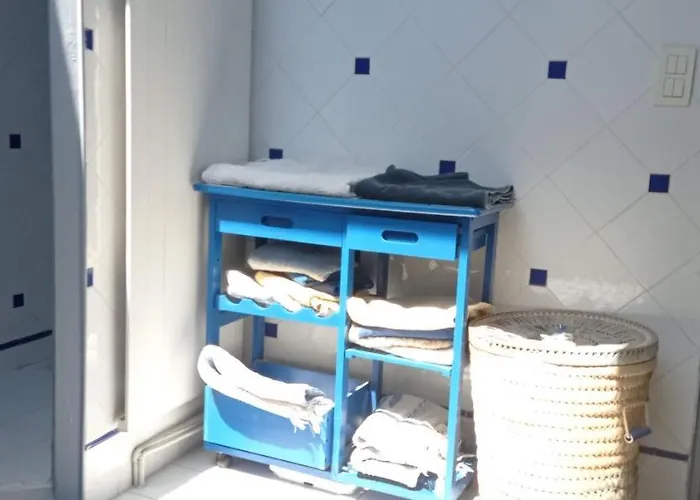 2 Et Salle De Bain Un Oasis De Bien Piscine Et Jardin Direct Gare Aéroport Alojamento de Acomodação e Pequeno-almoço